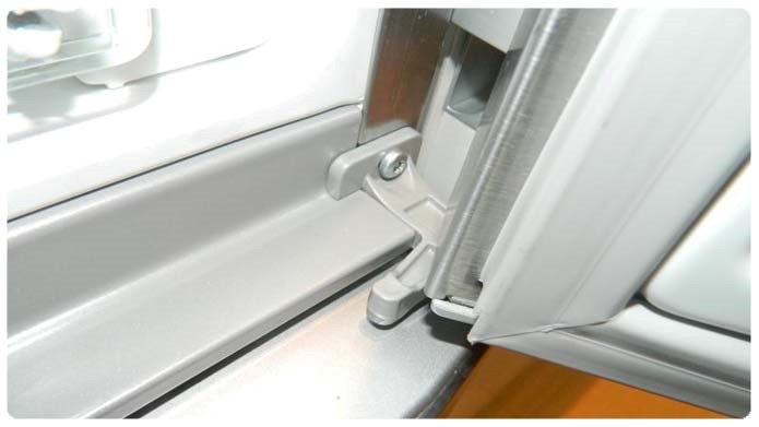 Gør-det-selv reparation af køleskabets dørforsegling - hvordan man skifter gummi og justere døren