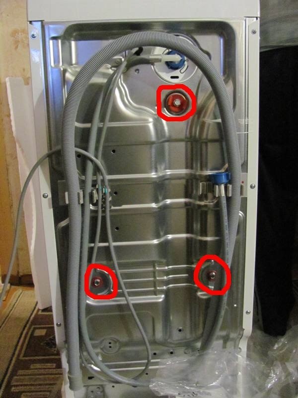 تصدر الثلاجة صوتًا نقرًا وضغطًا ونغمة رنينًا أثناء التشغيل - ما يجب القيام به