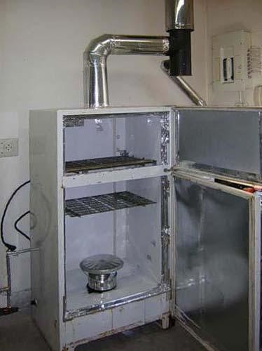 Kako vlastitim rukama napraviti dimnjak s toplim i hladnim dimljenim dimom iz starog hladnjaka: upute i značajke uređaja