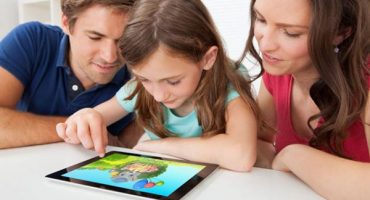 Vælg en tablet til et barn fra 3 år, en gennemgang af børnetabletter