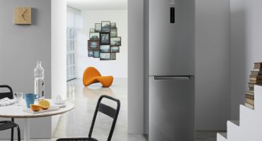 Regler for tænding af køleskabet efter transport