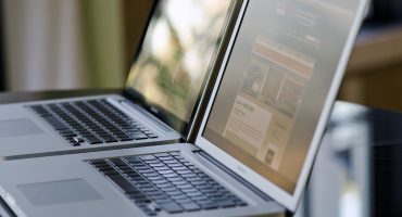 Ano ang mga uri ng mga screen ng laptop